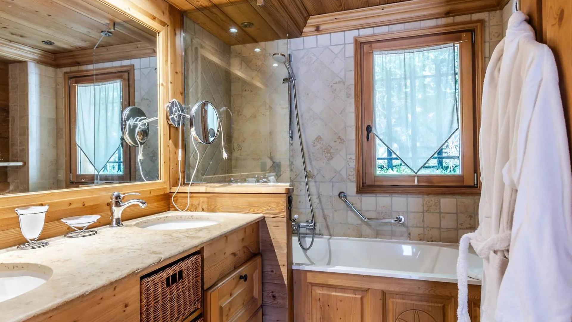 Grand Chalet De Charme Pour 14 Pers. A 500M Des Telecabines, Avec Ascenseur Et Wi-Fi - Fr-1-754-8 Morzine France